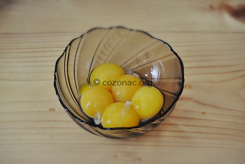 Ingrediente cozonac pufos