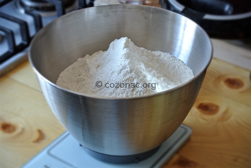 Ingrediente cozonac pufos